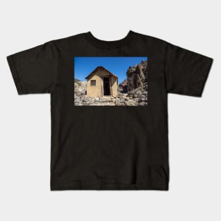 Goldminers hut. Kids T-Shirt